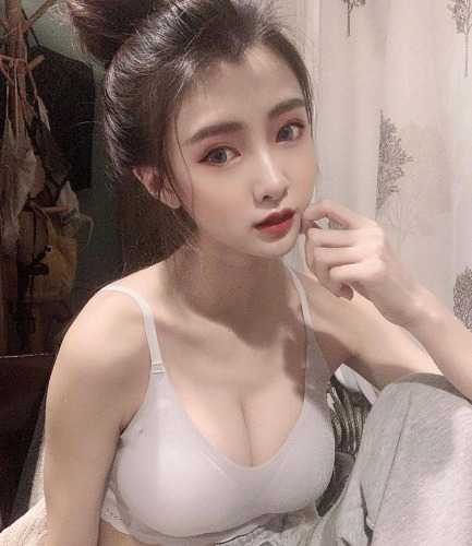 小穴很紧 奶子很大 干起来很舒服的妹子